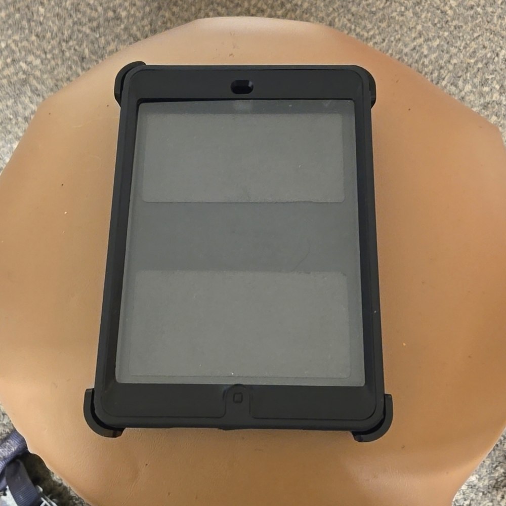 Otterbox Tablet case. Black. IPAD mini.